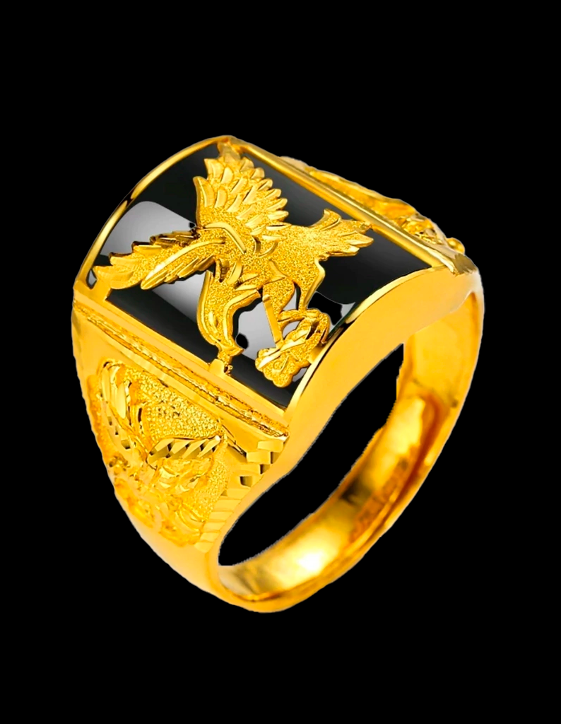 Anel Regulável Águia Fundo Preto - Banhado a Ouro 18K